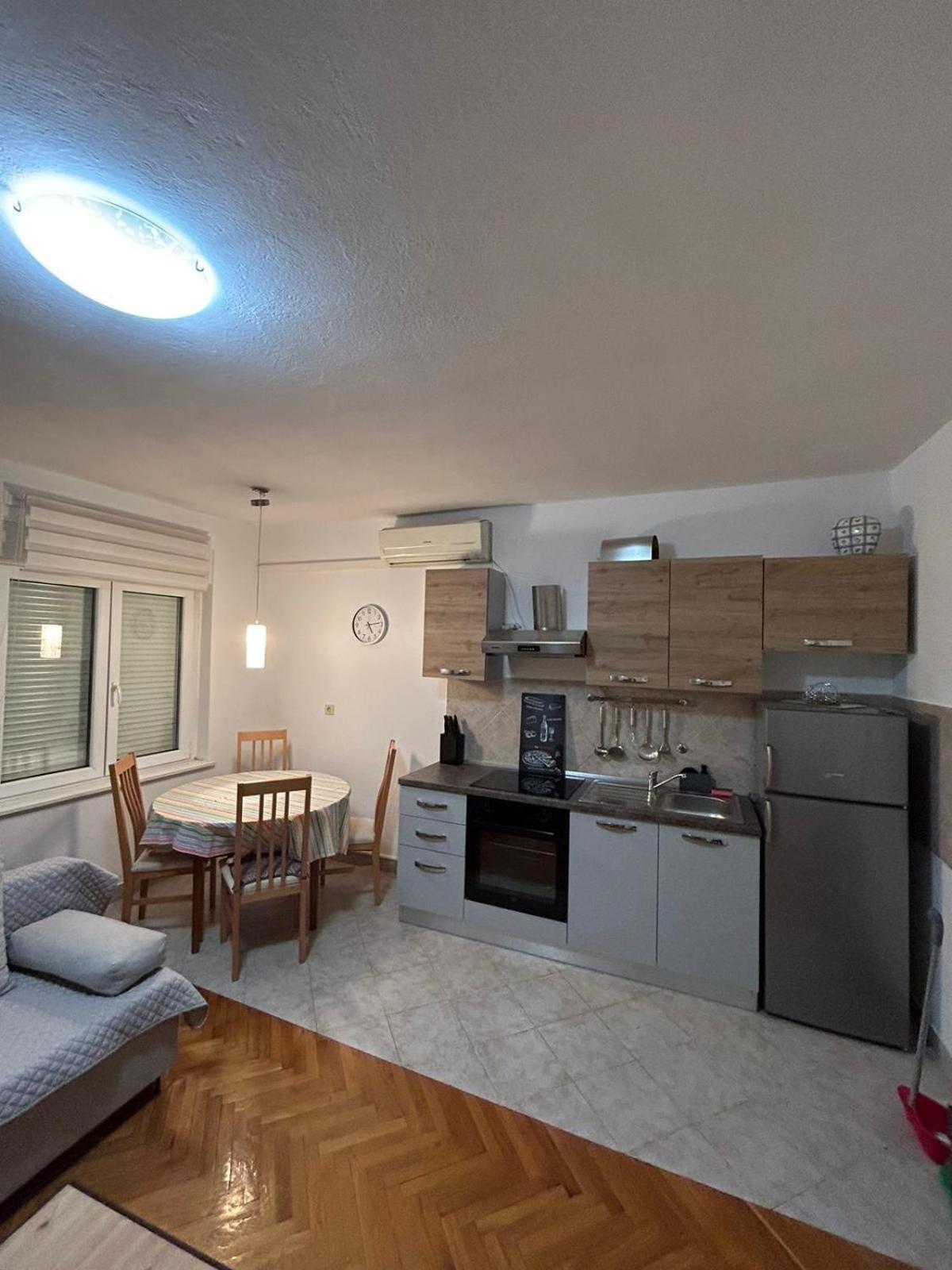 Apartmani Deni Crikvenica Ngoại thất bức ảnh